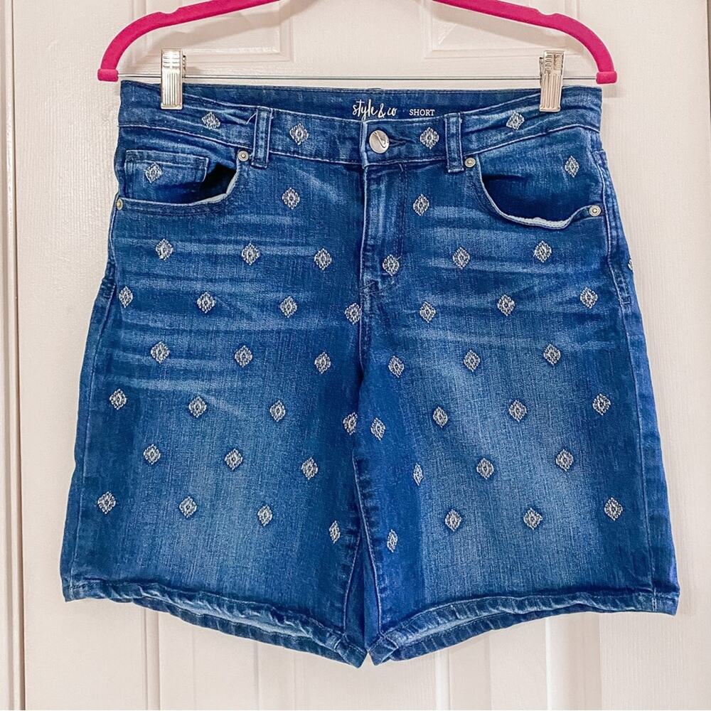 STYLE & CO • Embroidered Denim Blue Jean Shorts